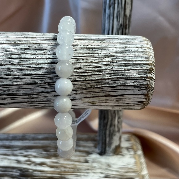 White Jade Natural Healing Crystal Bracelet - Picture 3 of 3
